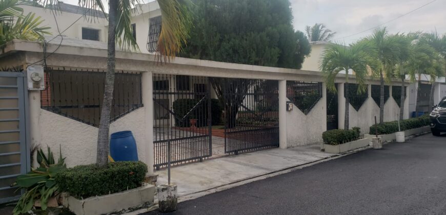 Casa en venta en Colinas de los Rios